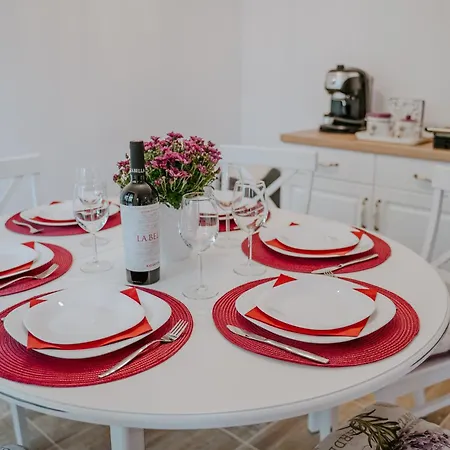 Bella's Sea Apartment-beach, Sea Garden ,old Town, Free Parking, Free Evcharging Station Appartement *